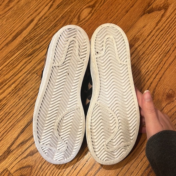 Adidas Girl’s Leopard Superstar Sneakers Size US 3 - Picture 5 of 6